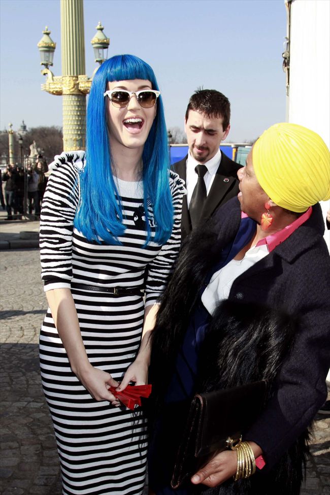 Katy Perry14309_20110308_zaf_w87_123