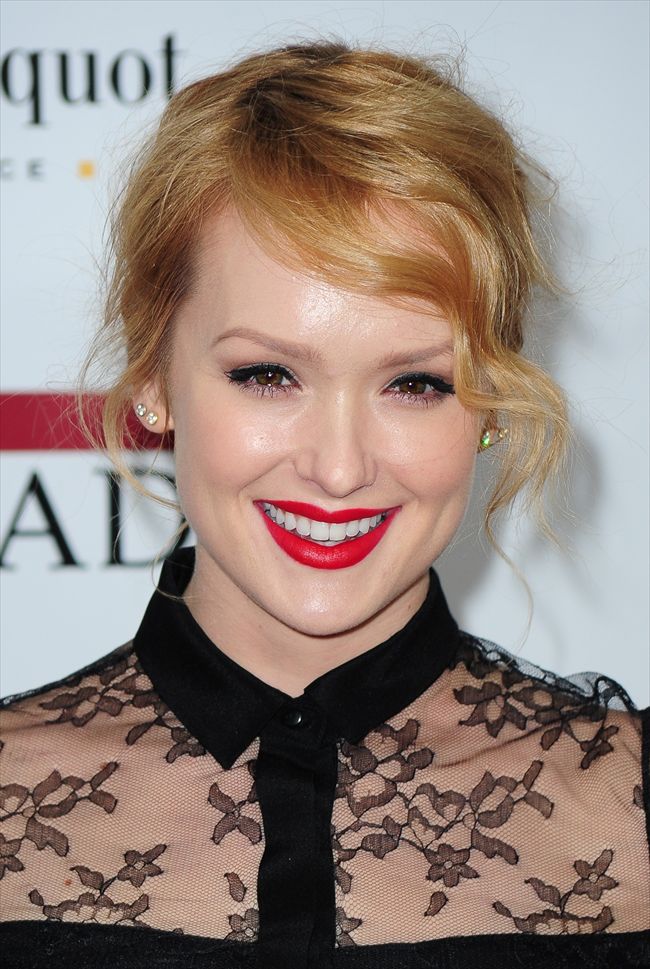 Kaylee DeFer14324_1113D02_XX010_H
