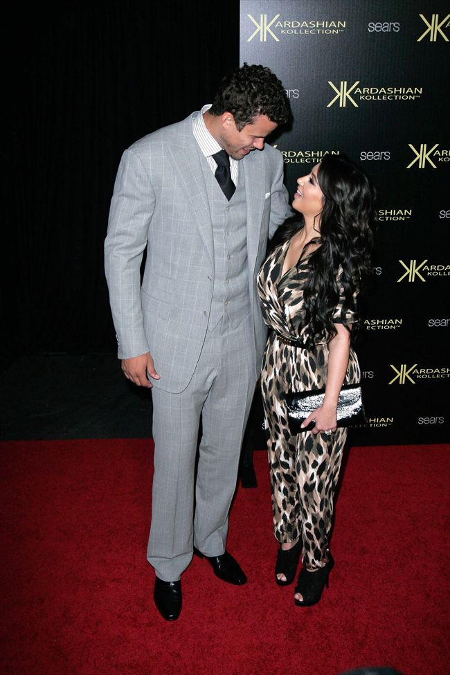 Kim Kardashian14863_1117G04_QJ011_H