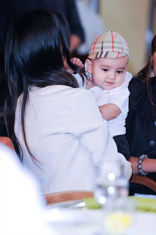 Kourtney Kardashian15034_1001JLA_TY041_H