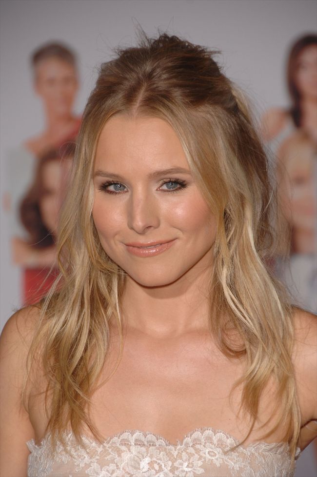 Kristen Bell15059_1022S10_GM067_H