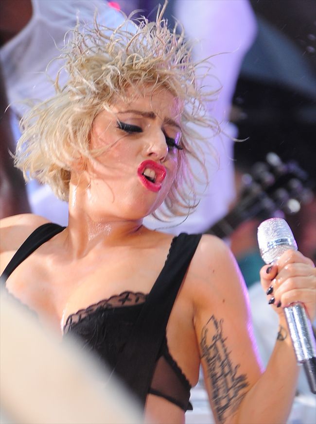 Lady Gaga15392_1009JLB_XX018_H