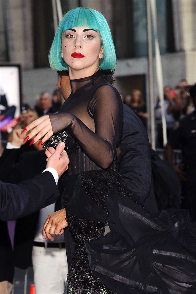 Lady Gaga15407_1106E07_DZ001_H