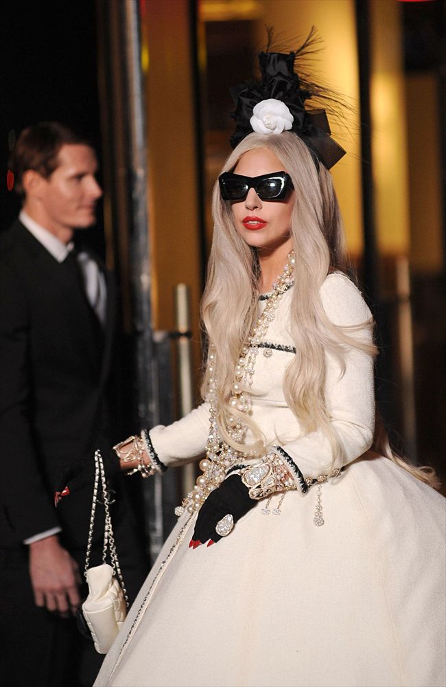 Lady Gaga15413_1121N09_KH004_H