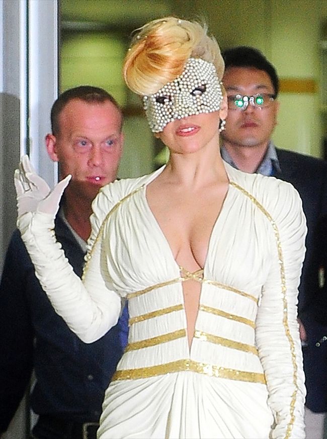 Lady Gaga15443_20120420_zaf_jn1_020