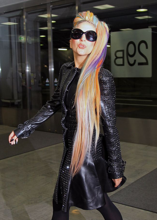 Lady Gaga15444_20120508_zaf_jn1_014