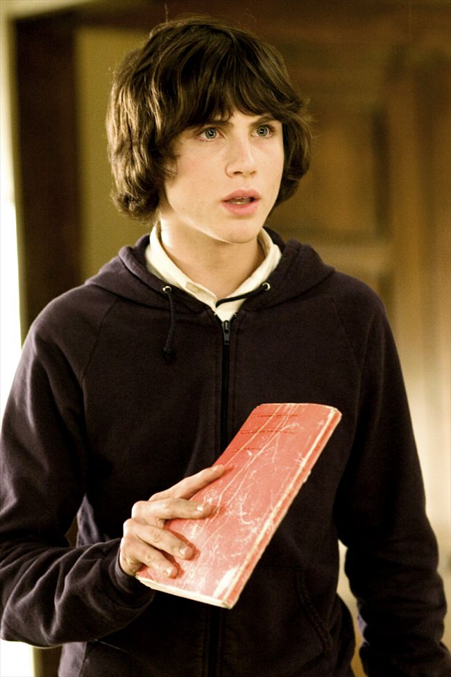 Logan Lerman16403_MCDNUTW_EC028_H