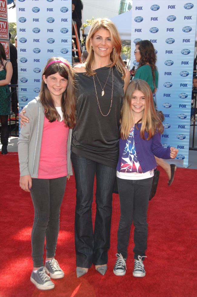 Lori Loughlin16410_1026MYD_DX025_H