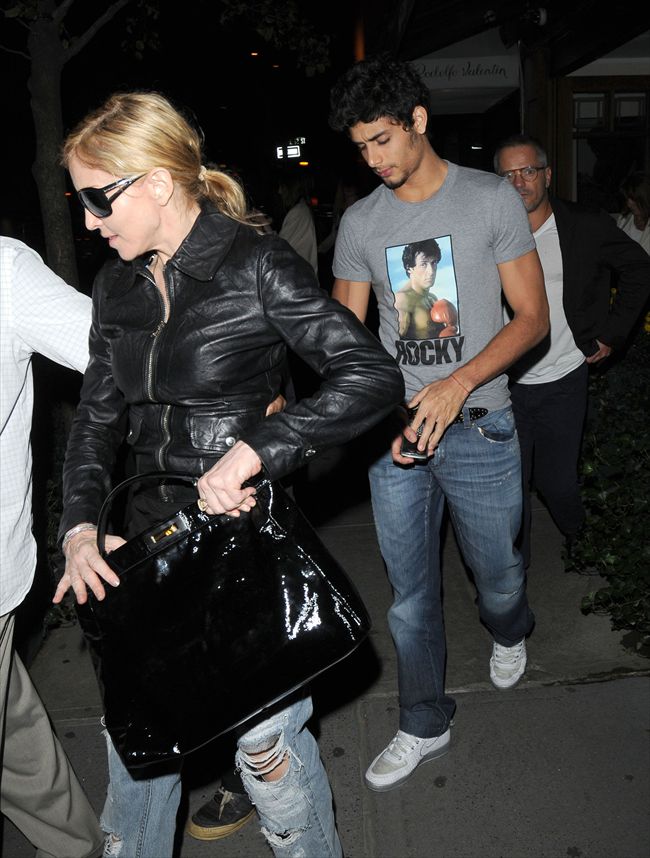 Madonna16592_aflo_2009091711373424