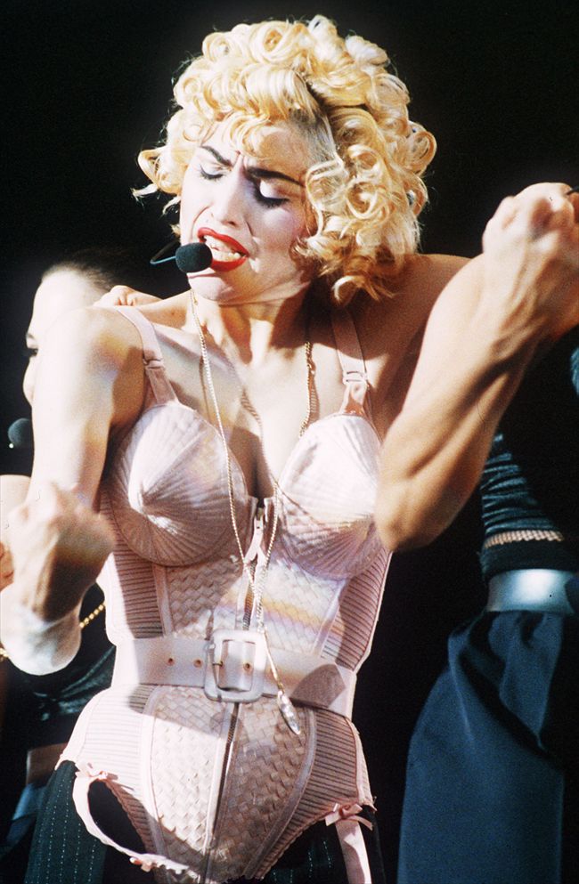 Madonna16600_aflo_CUVA012037