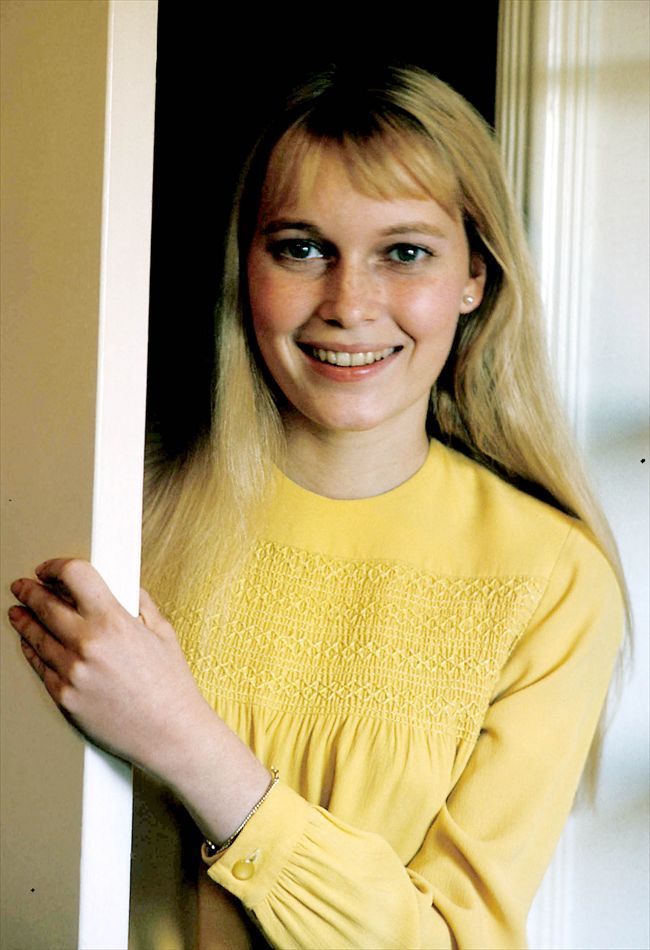 Mia Farrow17735_07854474