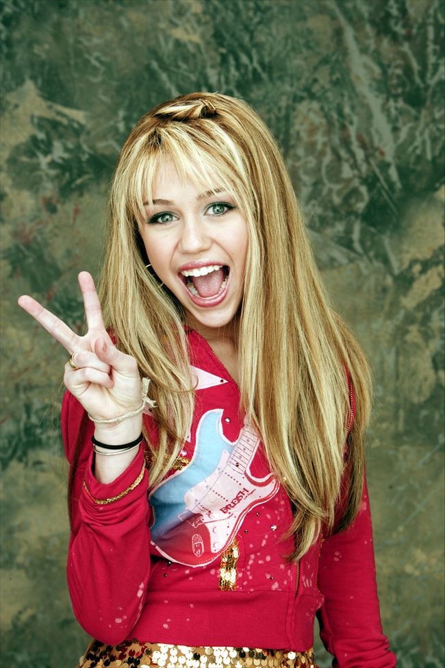 Miley Cyrus18537_TCDHAMO_EC009_H