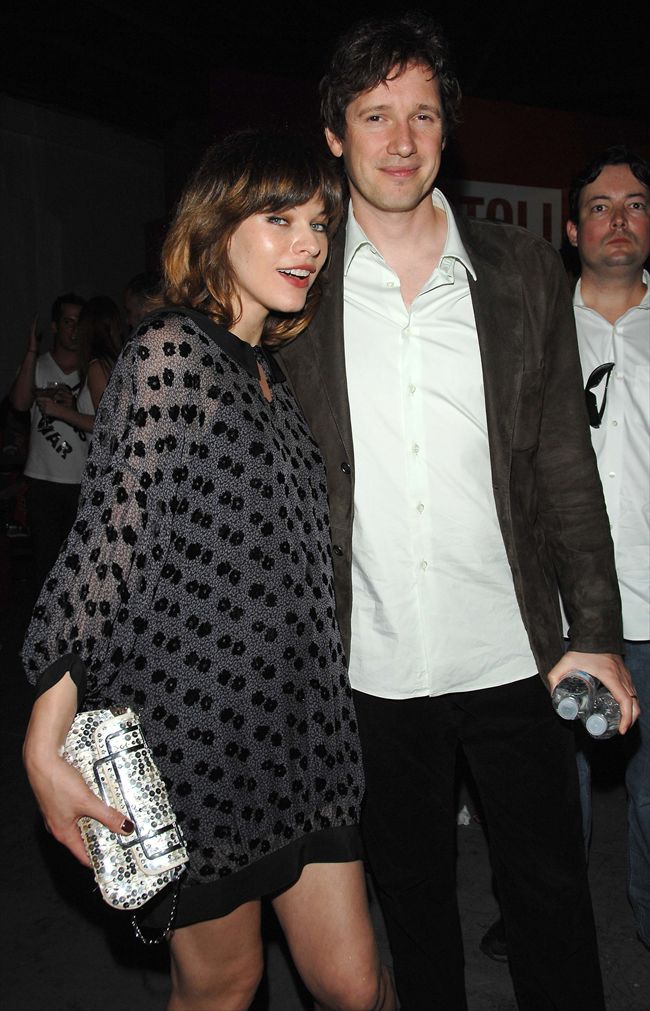 Milla Jovovich18622_Mila & Paul