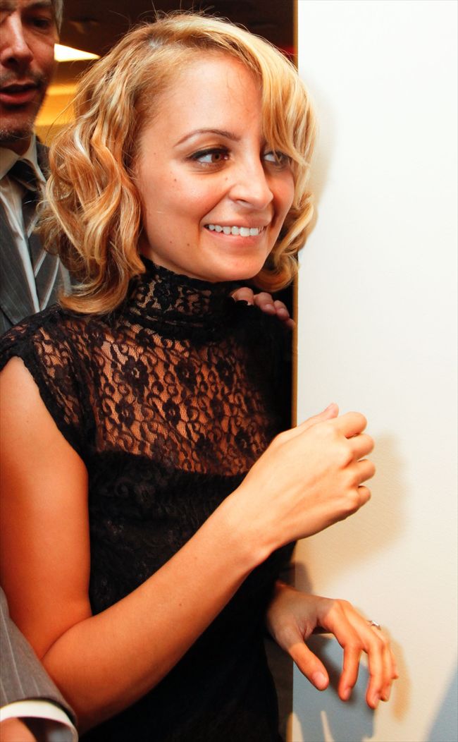 Nicole Richie19744_1010SPf_XJ003_H