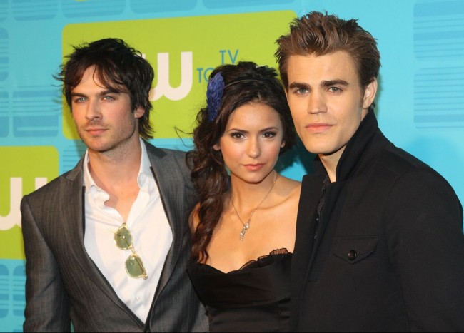 Nina Dobrev ニーナ・ドブレフ　Ian Somerhalder　イアン・サマーハルダー　Paul Wesley　ポール・ウェズレイ