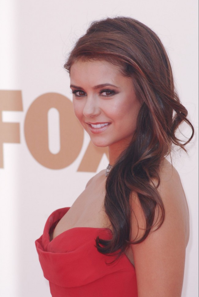 Nina Dobrev　ニーナ・ドブレフ