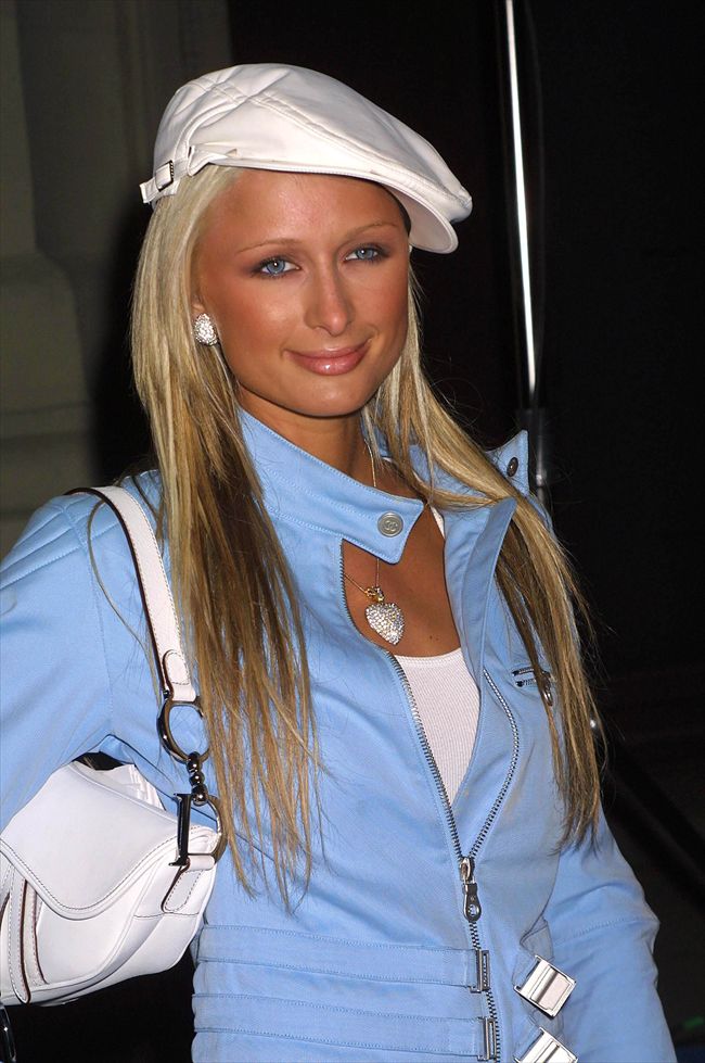 Paris Hilton20448_PARIS HILTON 25 030204