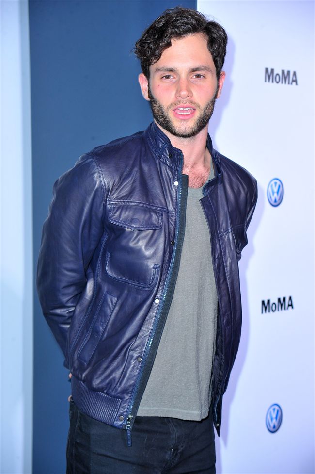 Penn Badgley20993_1123M09_XX023_H