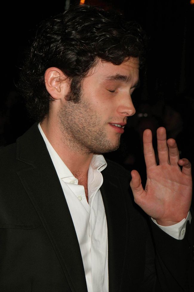 Penn Badgley21006_68231650