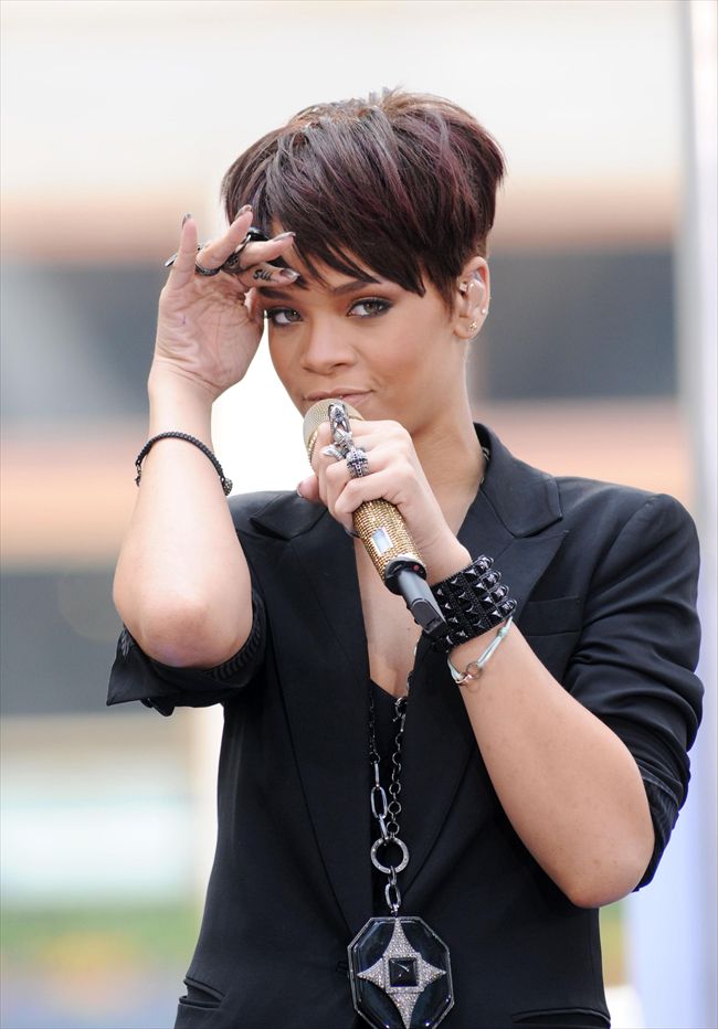 Rihanna21880_RIHANNA38