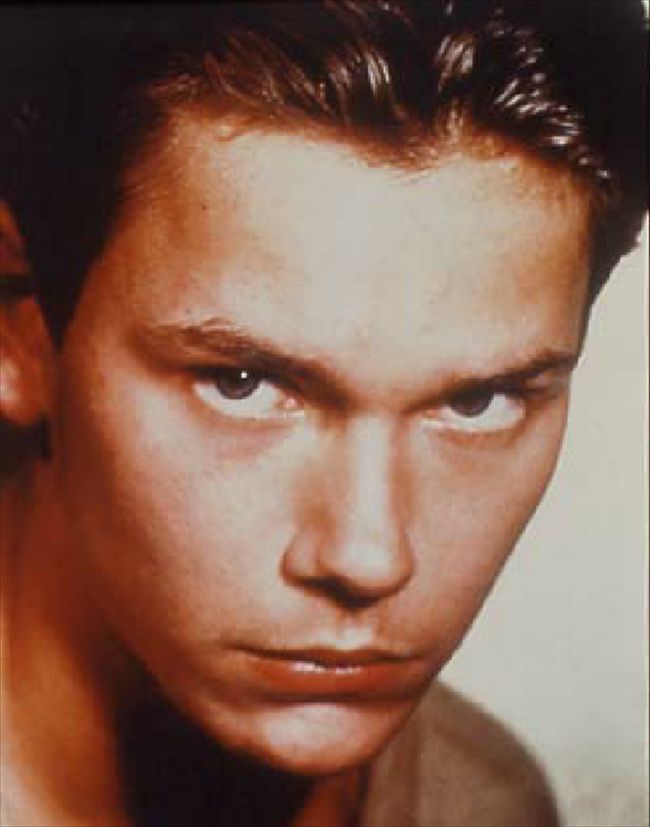 River Phoenix21928_p3538_3_e2_6