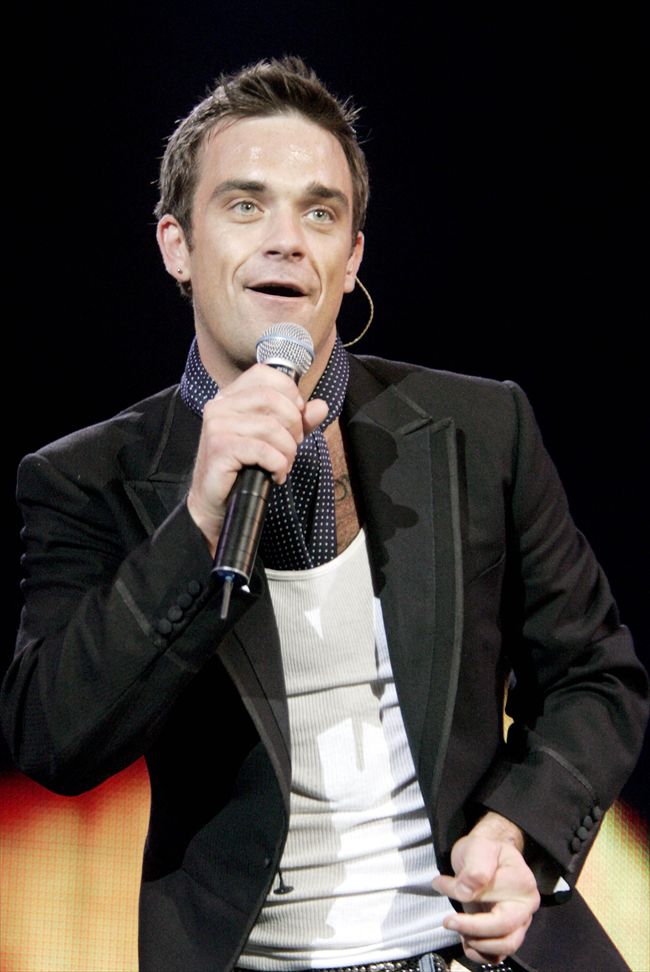 Robbie Williams21960_07876103