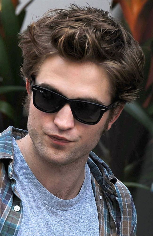 Robert Pattinson22090_0915JNG_KH002_H