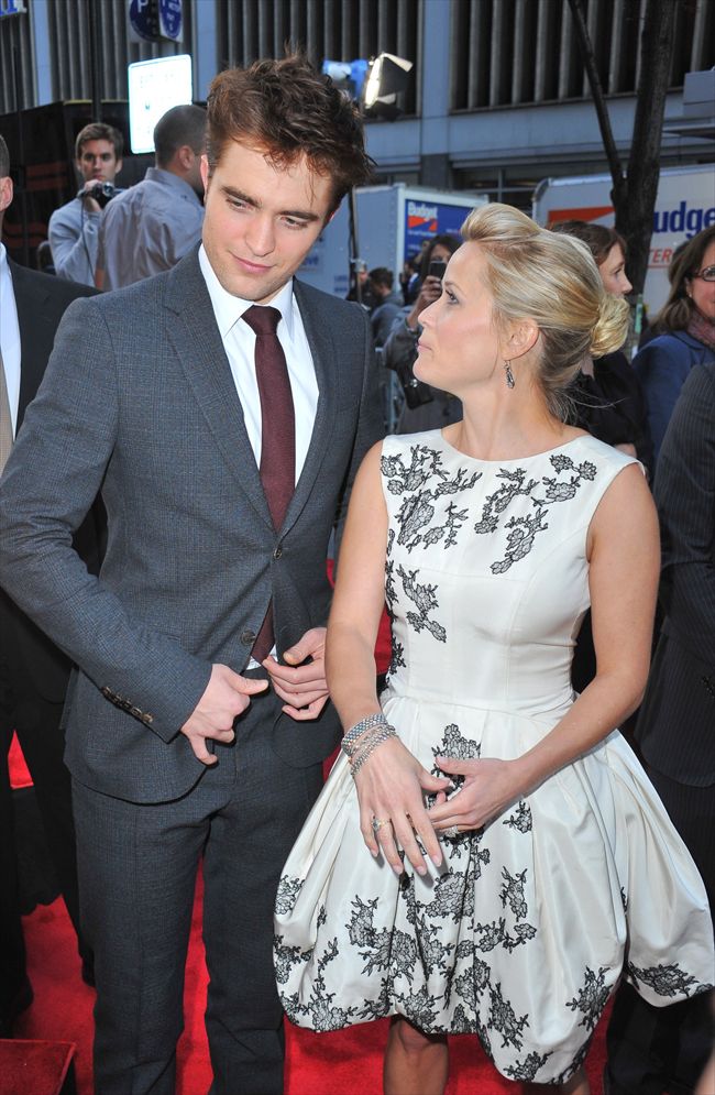 Robert Pattinson22108_1117A03_XX009_H