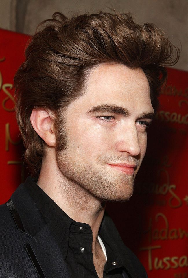 Robert Pattinson22137_1025MRI_KM007_H