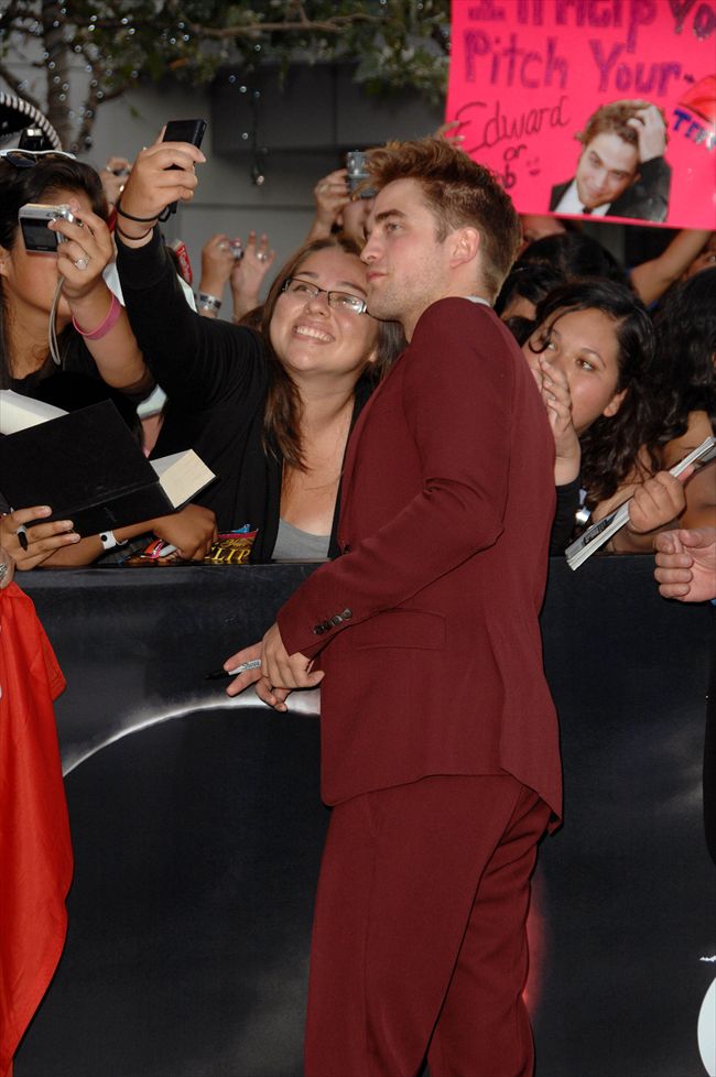 Robert Pattinson22147_17600465