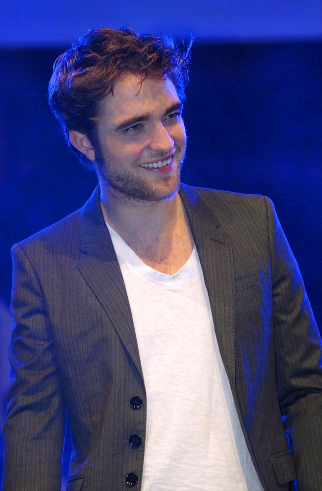 Robert Pattinson22163_68262068