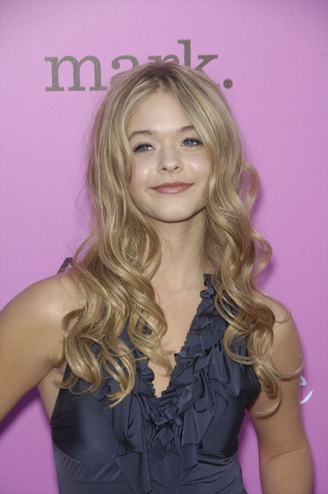Sasha Pieterse24213_1013MYE_GM061_H