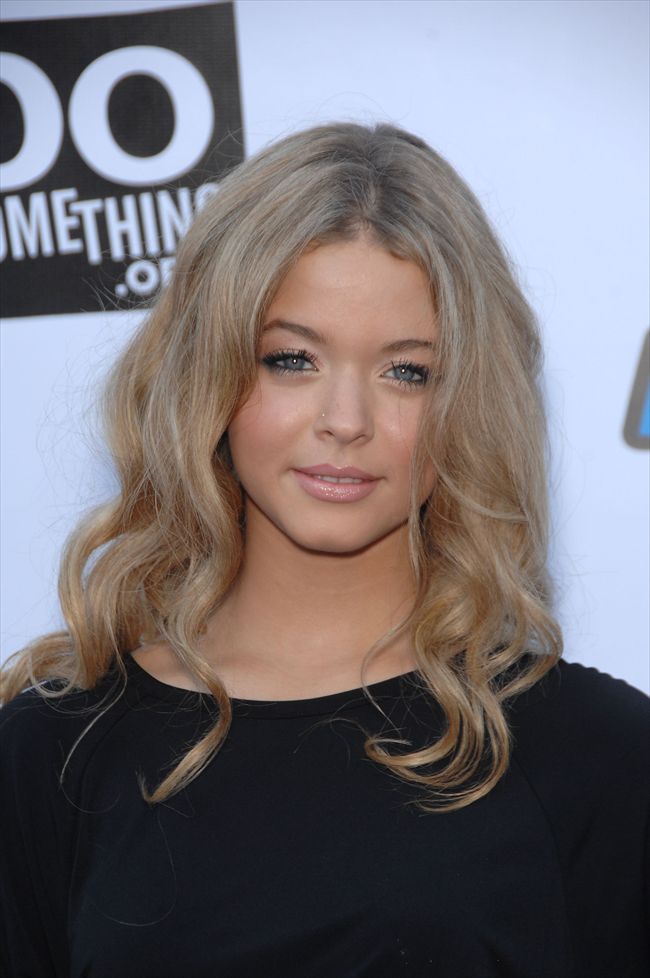 Sasha Pieterse24214_1114G03_GM030_H