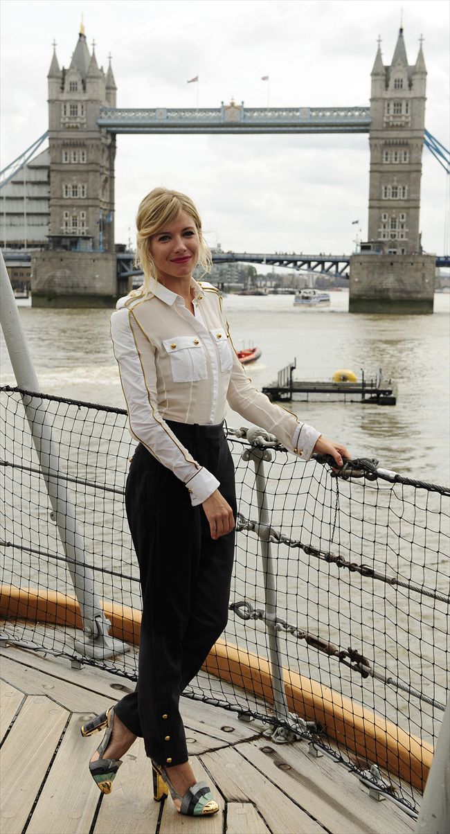 Sienna Miller24880_aflo_2009072309560046