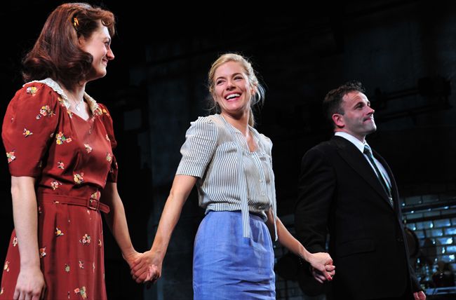 Sienna Miller24922_0922OCA_XX032_H