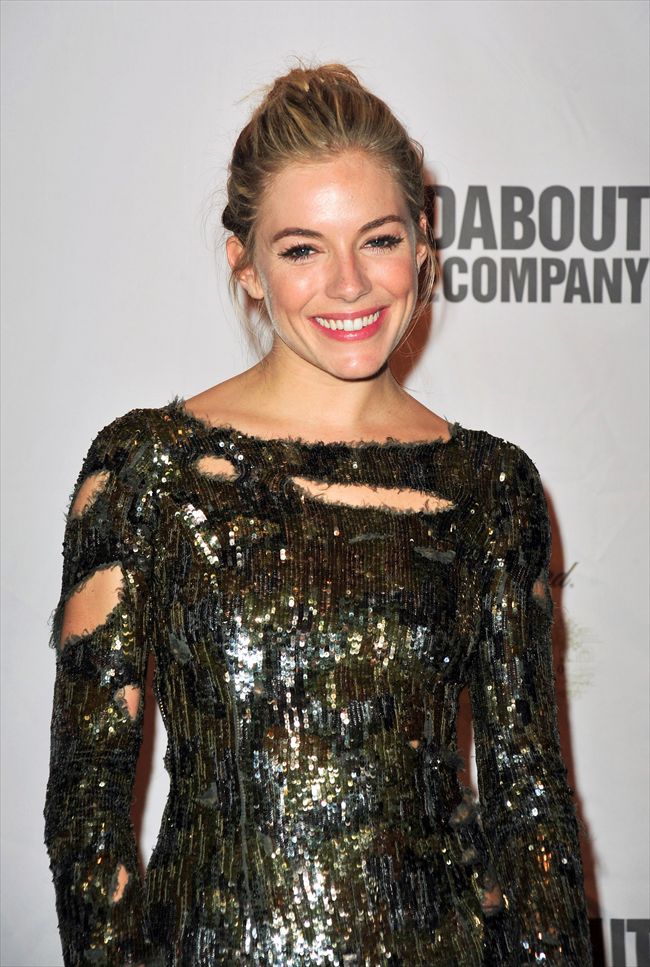 Sienna Miller24924_0922OCA_XX062_H