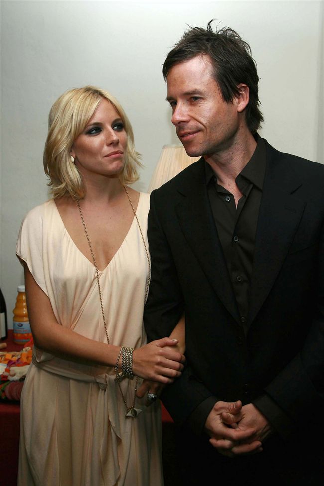 Sienna Miller24957_Sienna Miller and Guy Pearce3