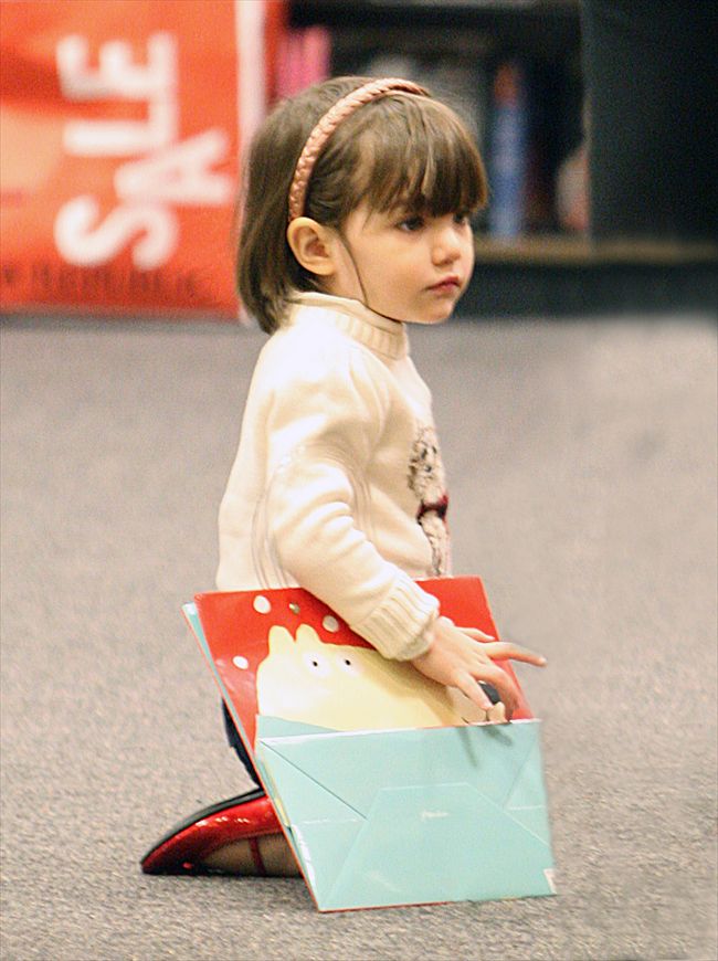 Suri Cruise25325_aflo_2008122508562713