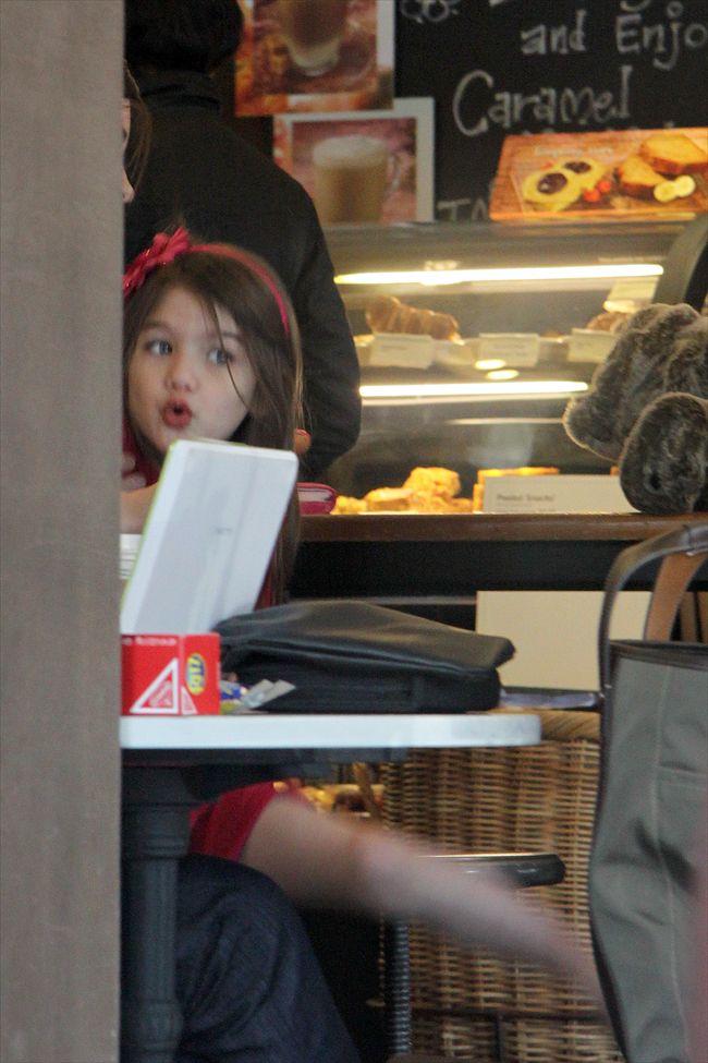 Suri Cruise25344_aflo_AINA215766