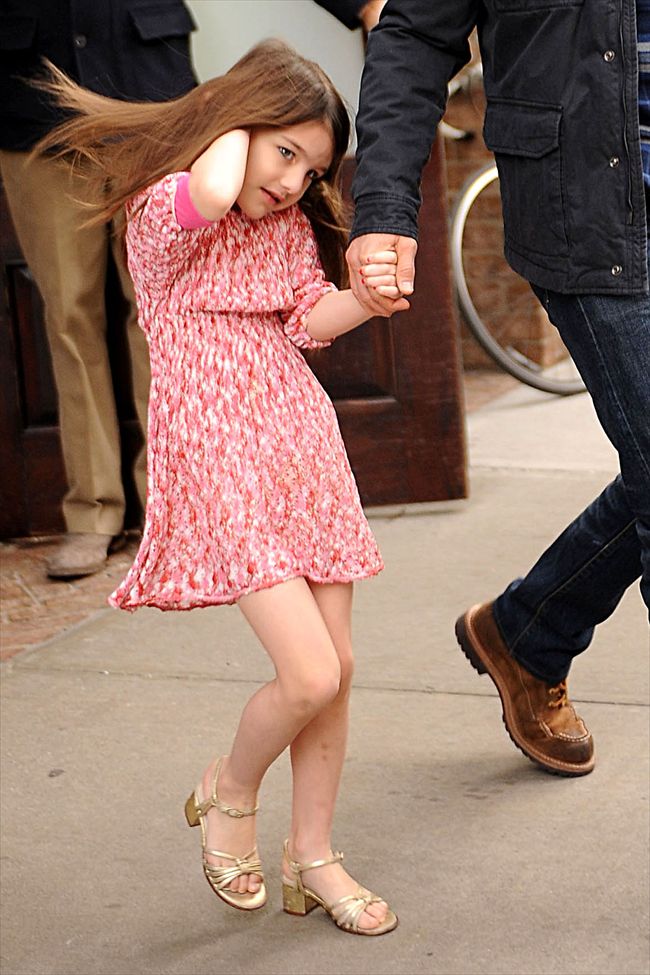 Suri Cruise25373_20111216_zaf_ny1_031