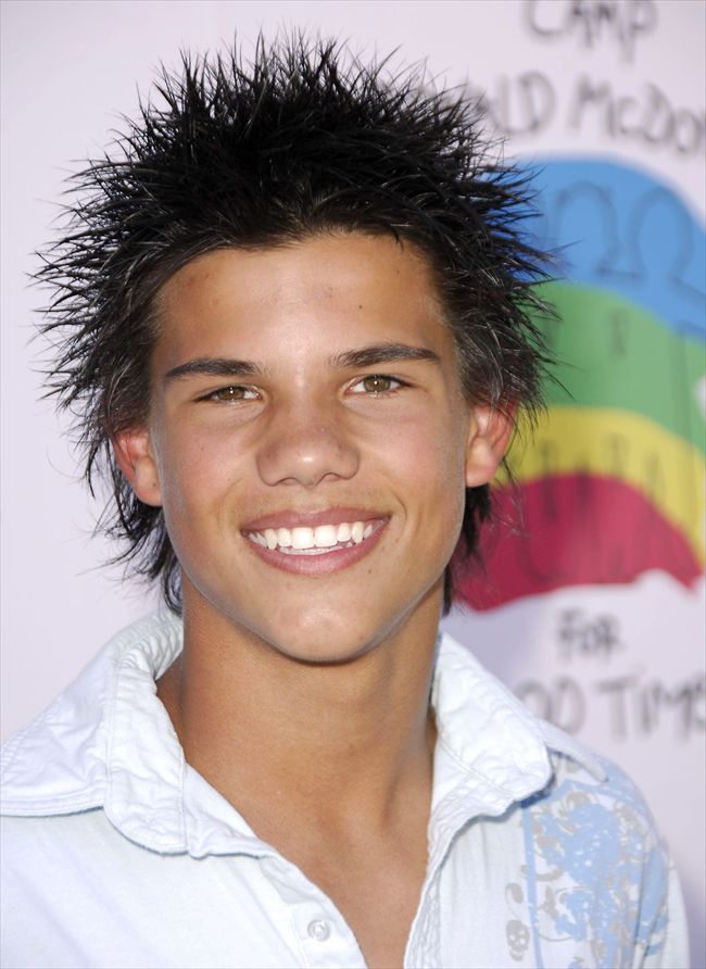 Taylor Lautner25526_0622OCA_GM020_H