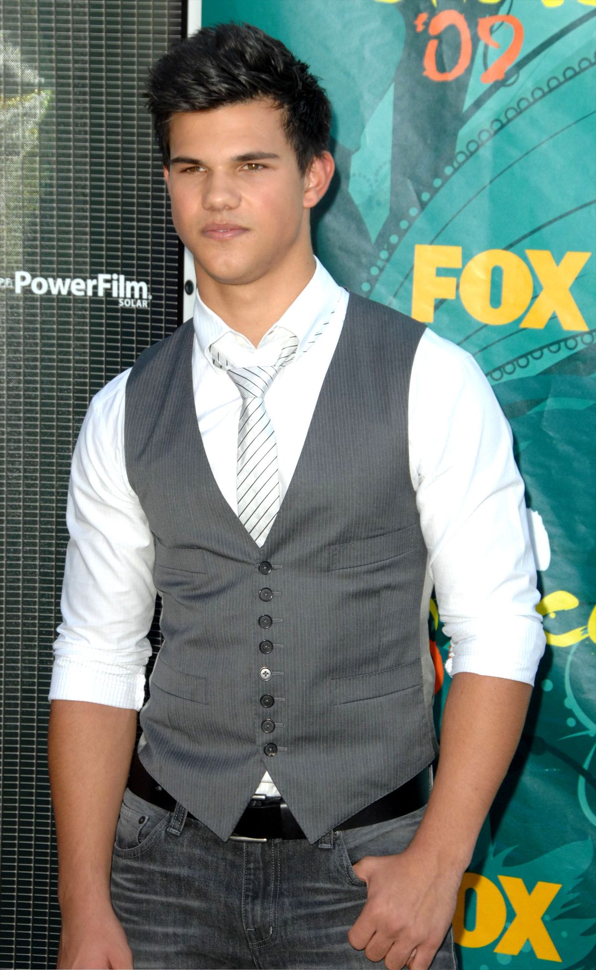 テイラー・ロートナー 写真 人物情報 ｜クランクイン！