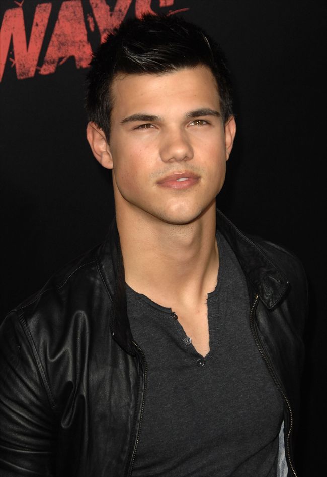 Taylor Lautner25529_1011MRD_DX045_H