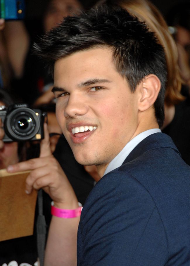 Taylor Lautner25541_68262364