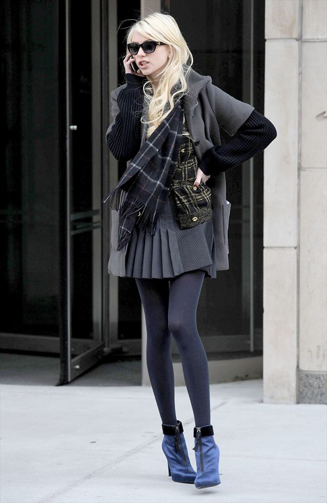 Taylor Momsen25563_0902DCF_KH016_H