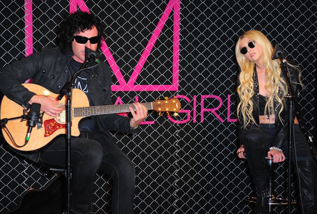 Taylor Momsen25575_1003AGD_XX015_H