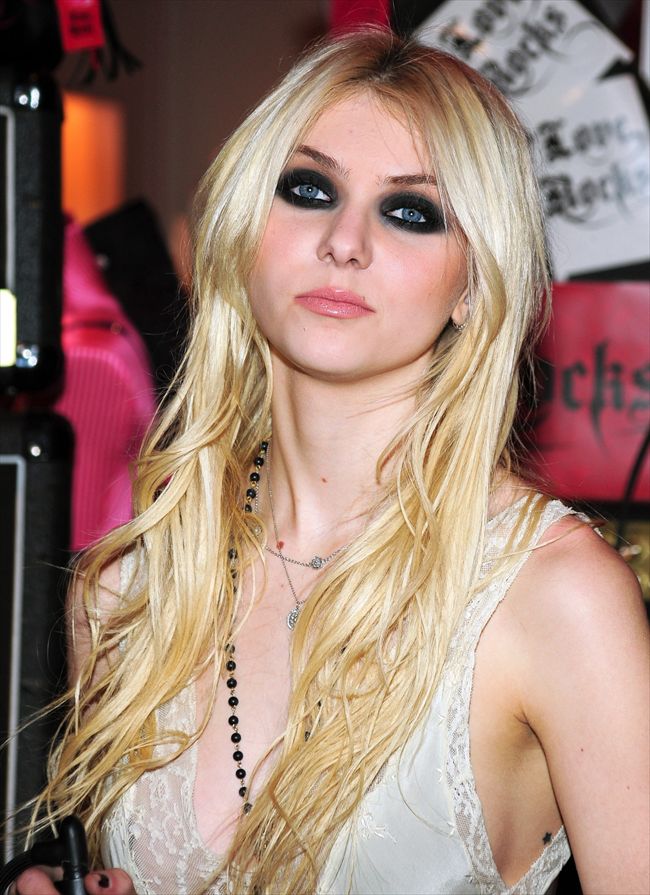 Taylor Momsen25577_1014JAC_XX005_H