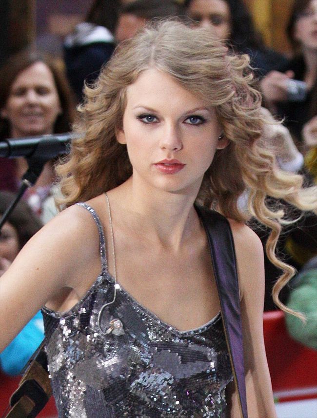 Taylor Swift25663_1026O01_KM001_H