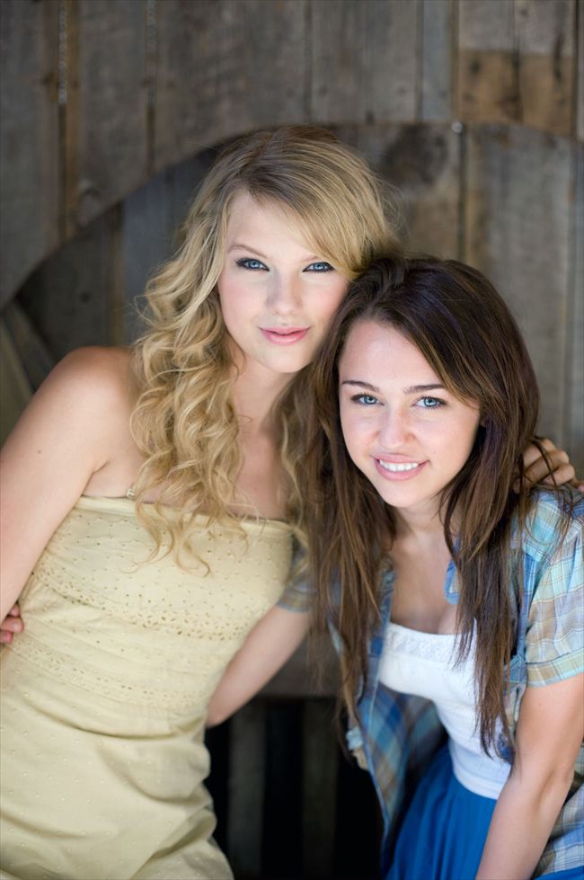 Taylor Swift25679_MCDHAMO_EC093_H