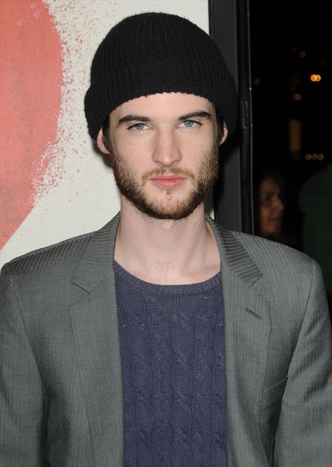 Tom Sturridge26291_1101F05_DX044_H